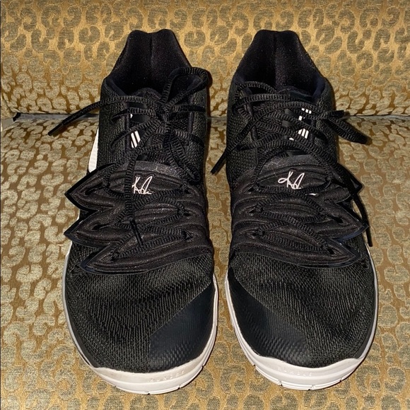 nike basketball shoes kyrie 5